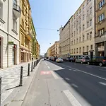 Blueground Holesovice Balcony Nr Vltava Prg-61 Διαμέρισμα