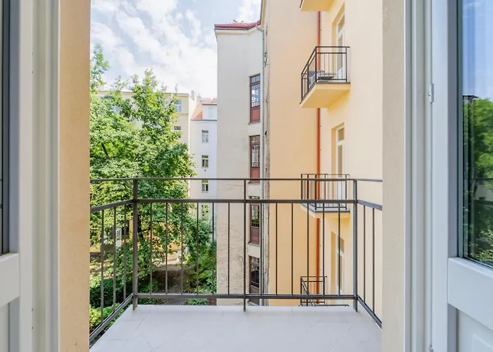 Blueground Holesovice Balcony Nr Vltava Prg-61 Praga