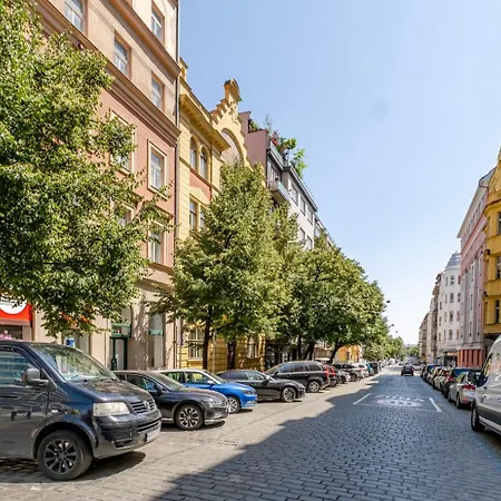 Blueground Holesovice Balcony Nr Vltava Prg-61 شقة *