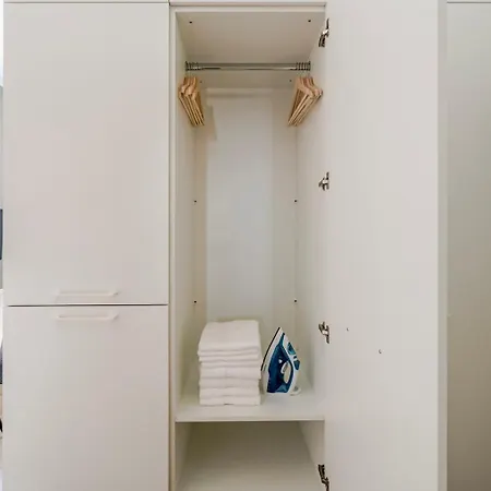 Blueground Holesovice Balcony Nr Vltava Prg-61 براغ