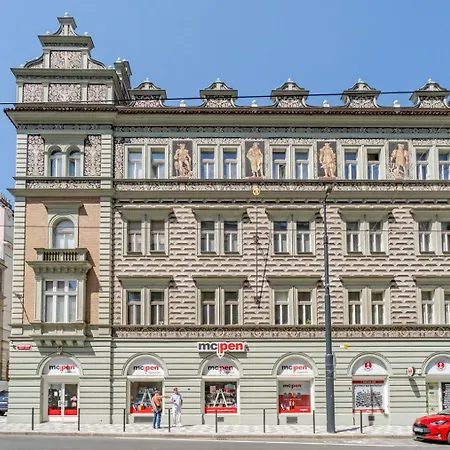 Blueground Holesovice Balcony Nr Vltava Prg-61 * براغ