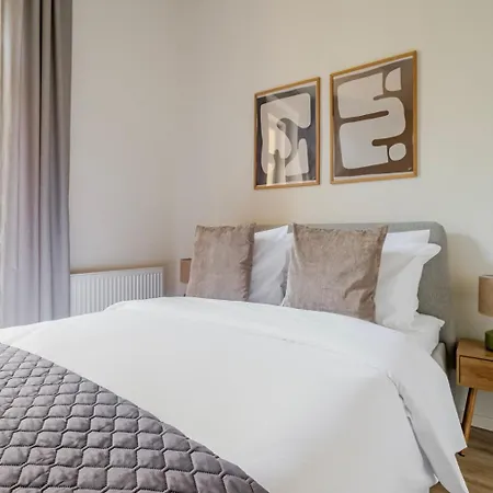 Blueground Holesovice Balcony Nr Vltava Prg-61 * براغ