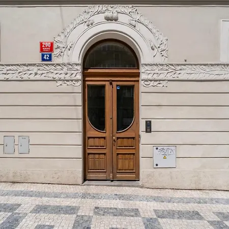 Blueground Holesovice Balcony Nr Vltava Prg-61 شقة